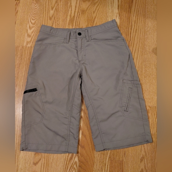 Lee Gray Cargo Shorts - Picture 1 of 7